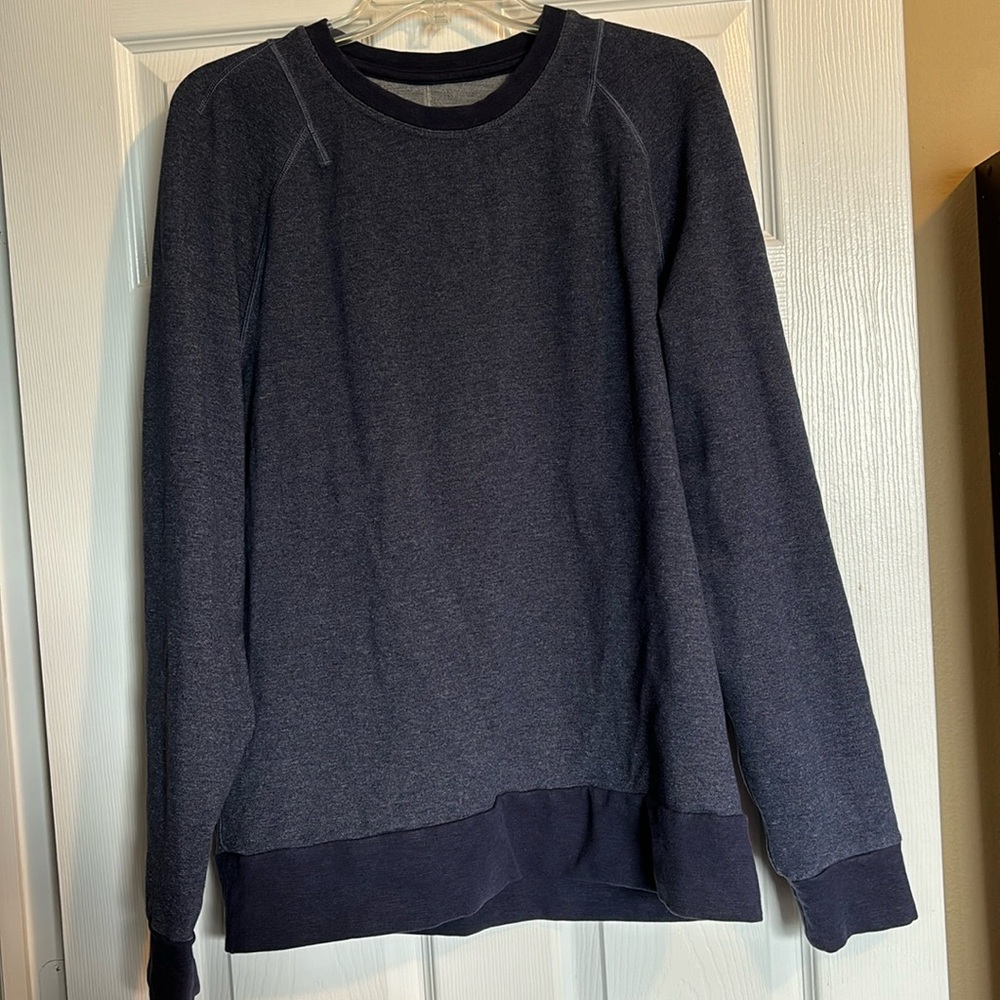 Lululemon men’s blue crew neck sweatshirt size large